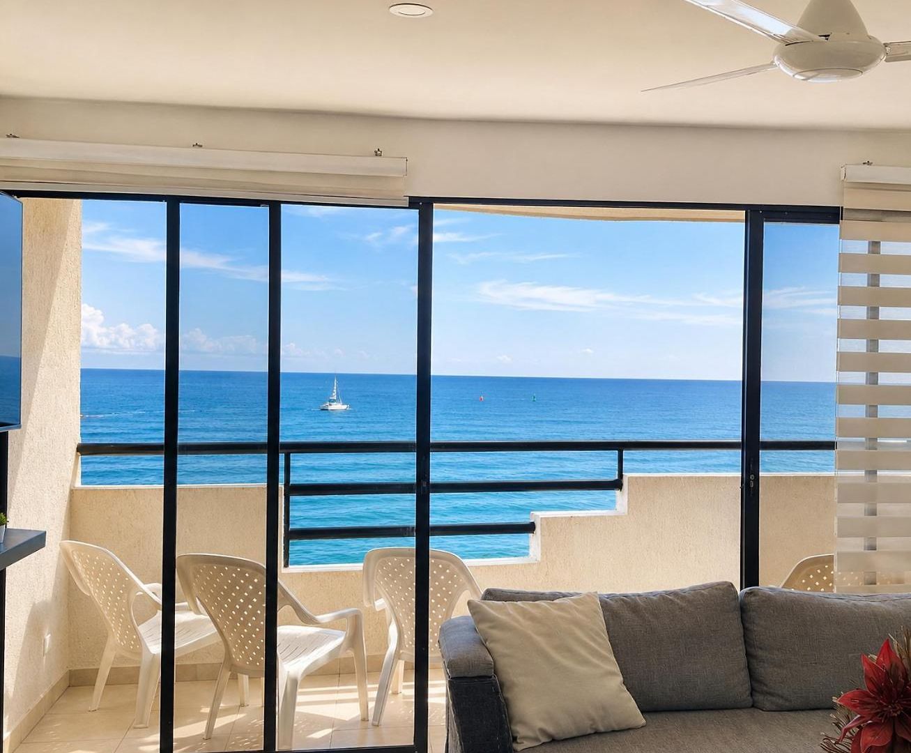 Oceanfront Duplex With Balcony El Laguito * Cartagena