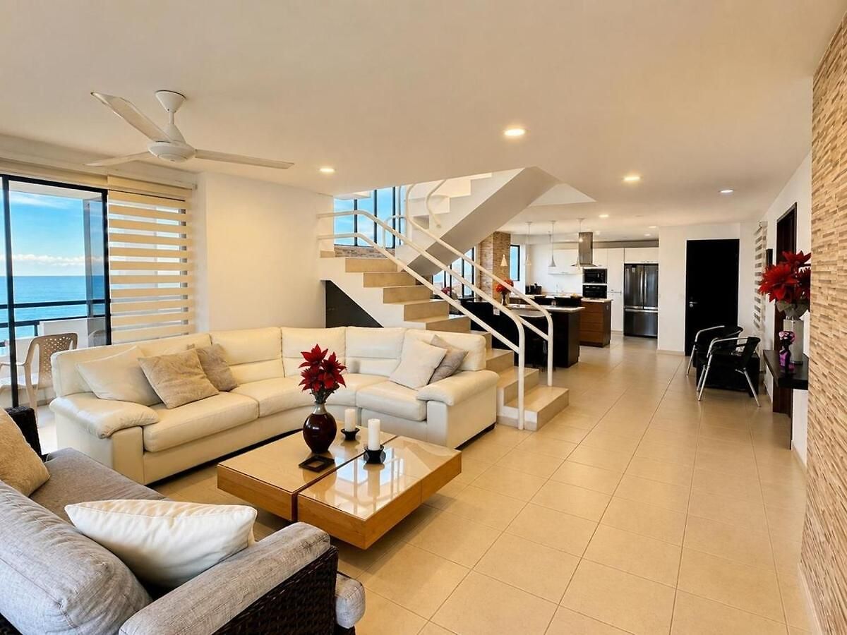 Oceanfront Duplex With Balcony El Laguito Apartamento