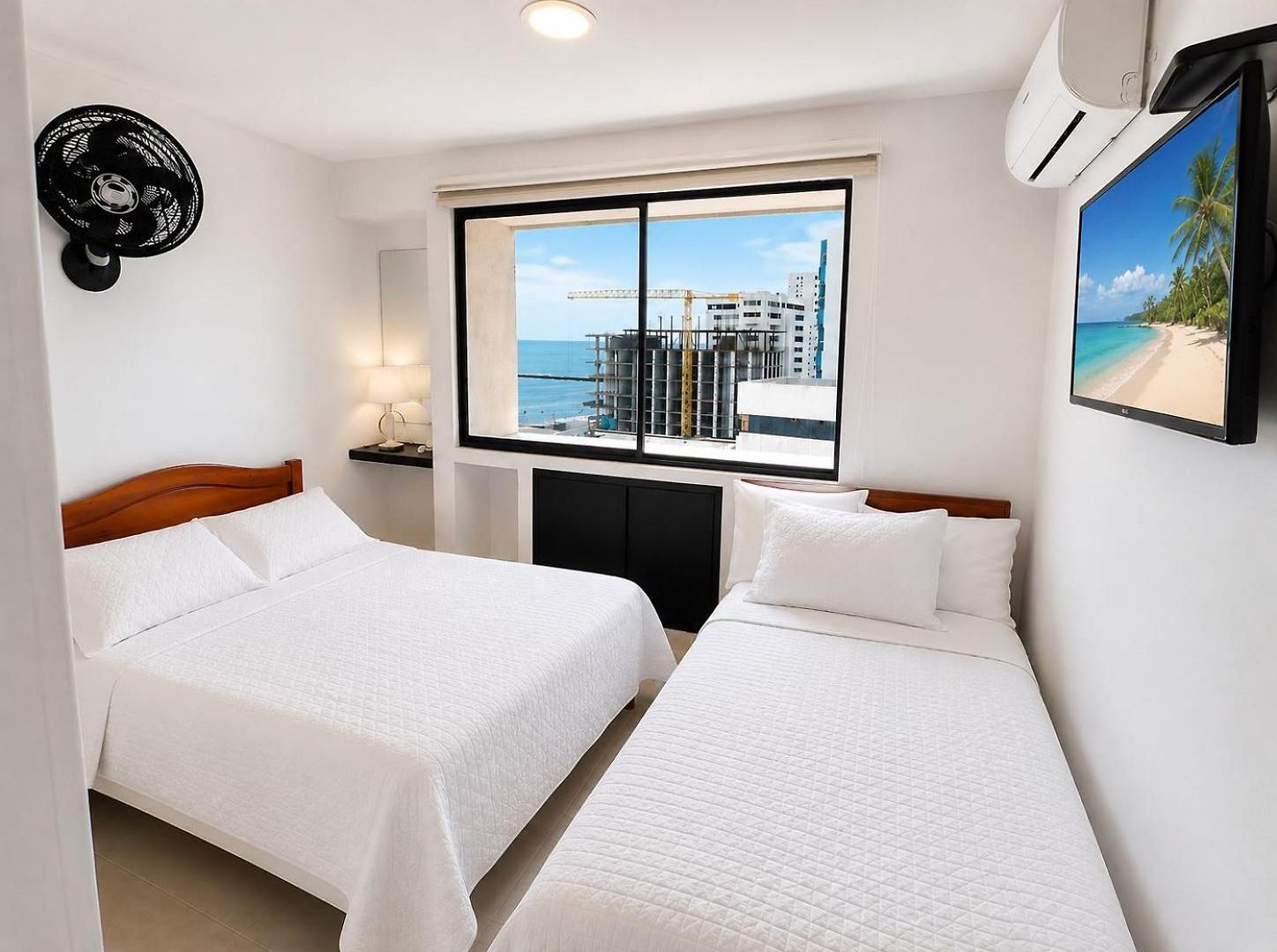 Oceanfront Duplex With Balcony El Laguito Cartagena