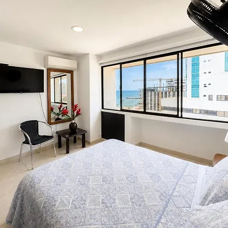 Oceanfront Duplex With Balcony El Laguito Apartamento *